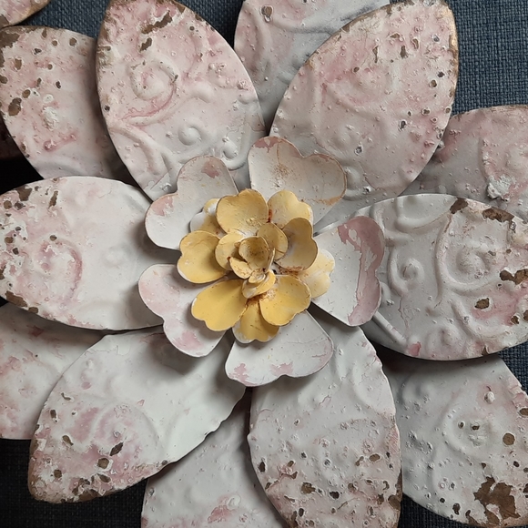 Pink Flower Metal Wall Art Home Décor Hanging Urban Farm Rustic Garden 3pcs NWT - Picture 2 of 6